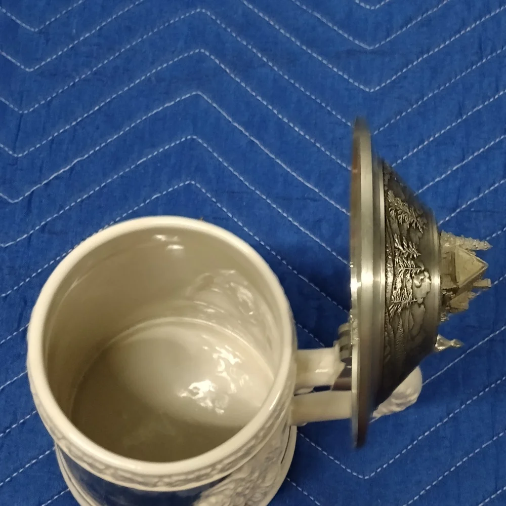 New Thomas Kinkade collectible beer stein - Picture 5 of 9